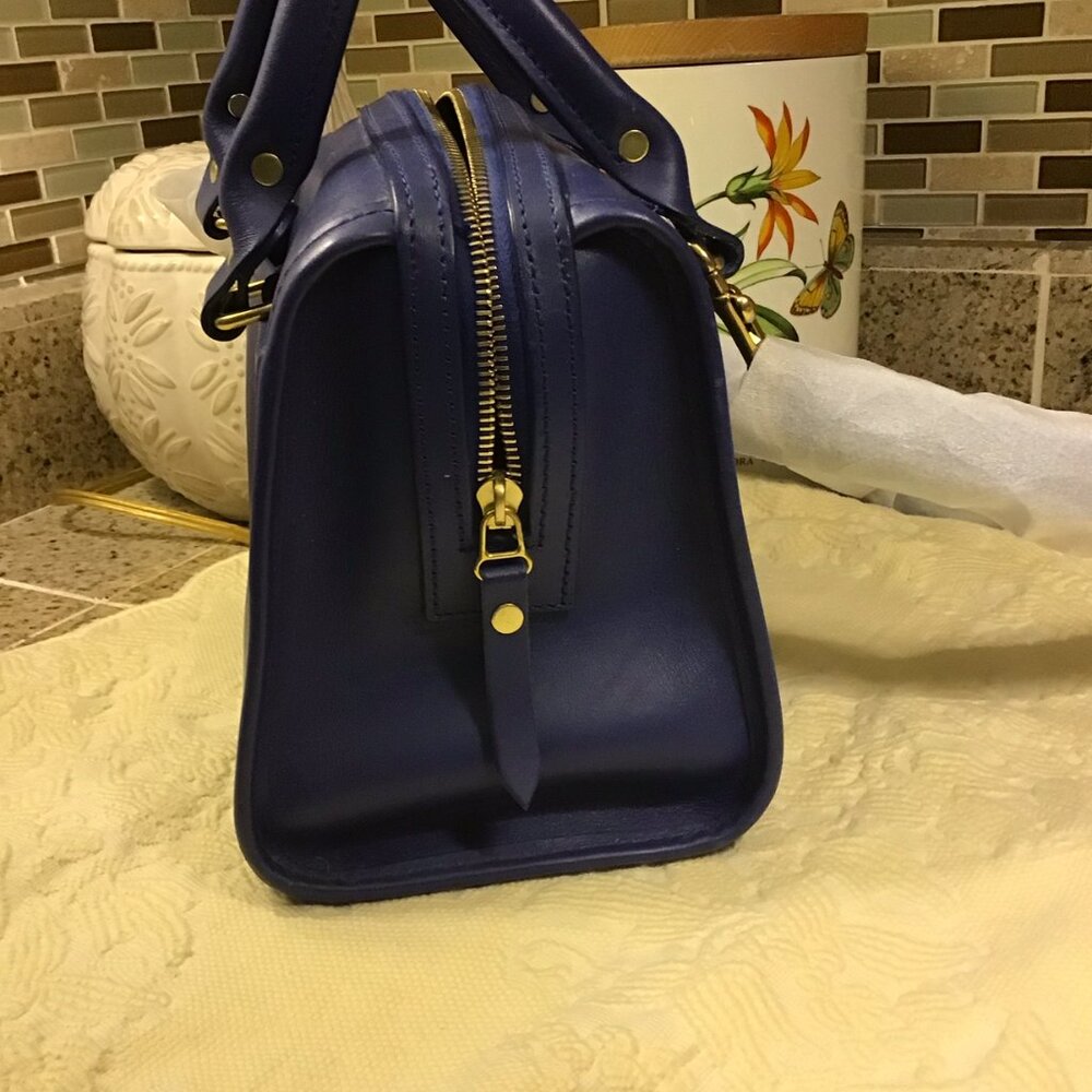 NEW J.W. Hulme Leather Blue crossbody Purse - Picture 2 of 3